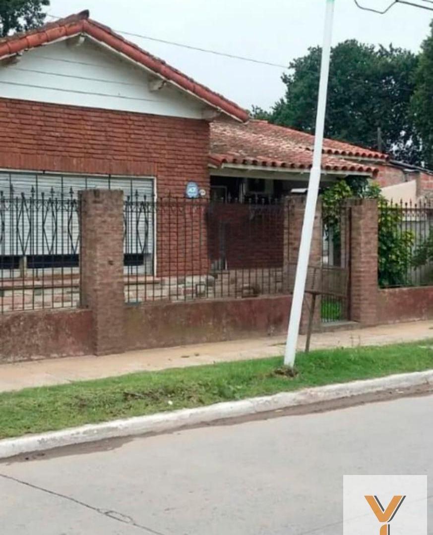Casa en venta - 4 Dormitorios 2 Baños - Cochera - 748mts2 - José C. Paz