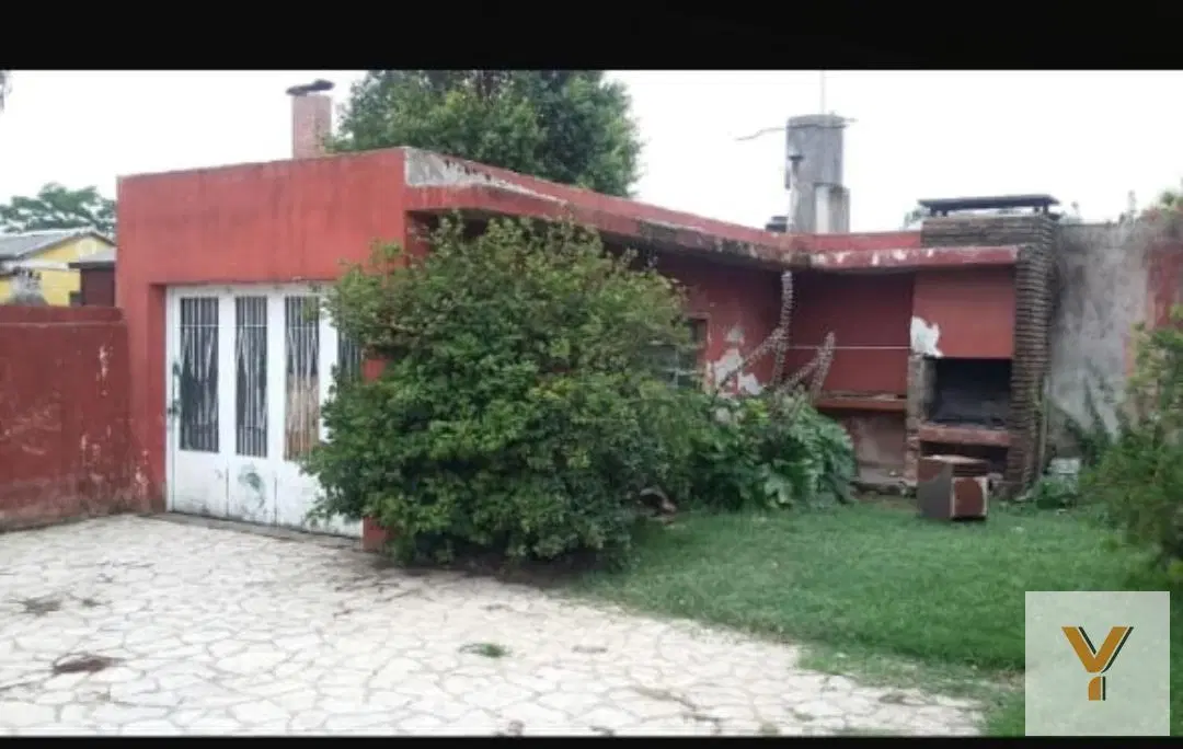 Casa en venta - 4 Dormitorios 2 Baños - Cochera - 748mts2 - José C. Paz 3