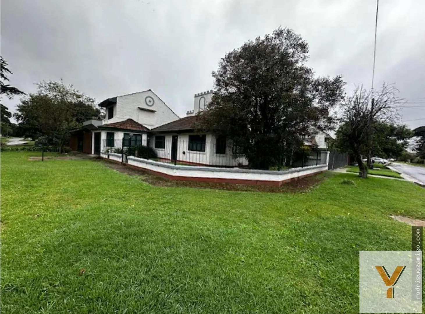 Casa en venta - 4 Dormitorios 3 Baños - Mar del Plata 5