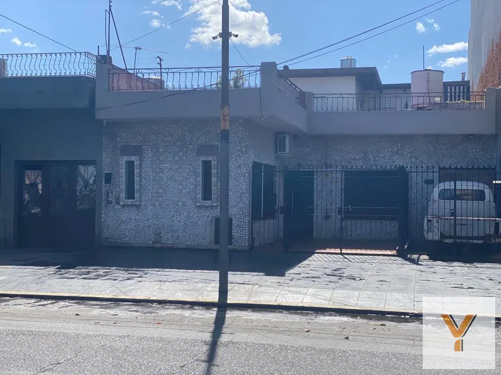 Casa en venta - 1 dormitorio 1 baño - patio y terraza - 208mts2 - Ramos Mejia 5