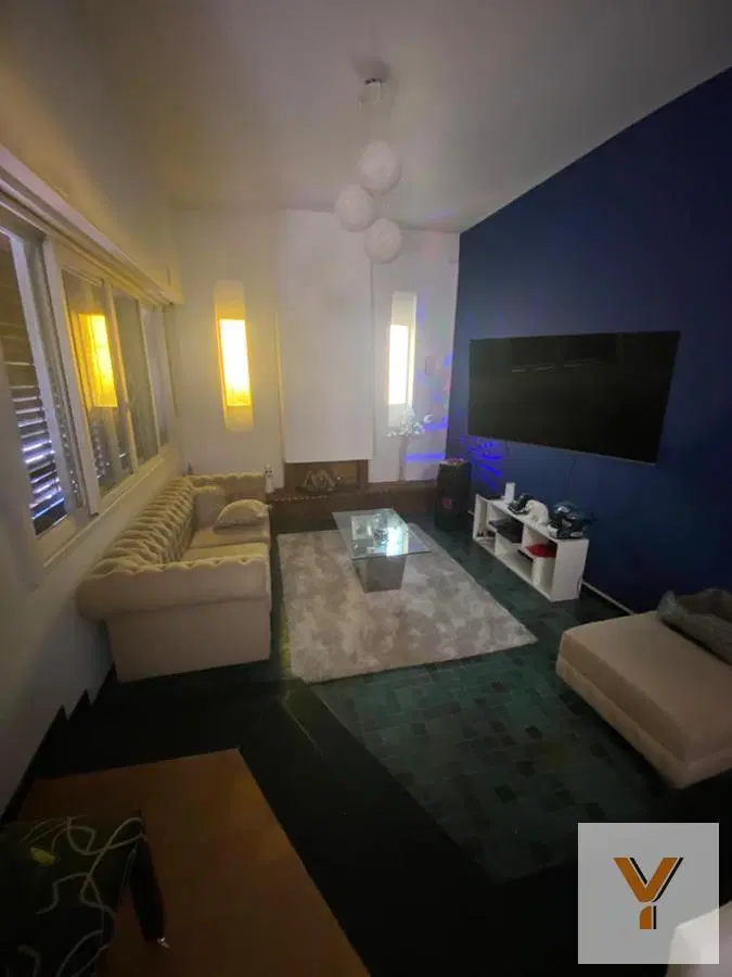 Casa en venta - 1 dormitorio 1 baño - patio y terraza - 208mts2 - Ramos Mejia 2