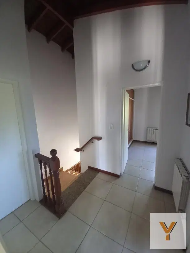 Casa en venta - 3 Dormitorios 3 Baños - 980Mts2 - Fincas del Lago 5