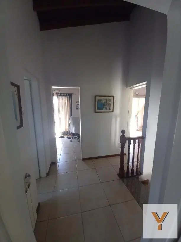 Casa en venta - 3 Dormitorios 3 Baños - 980Mts2 - Fincas del Lago 3