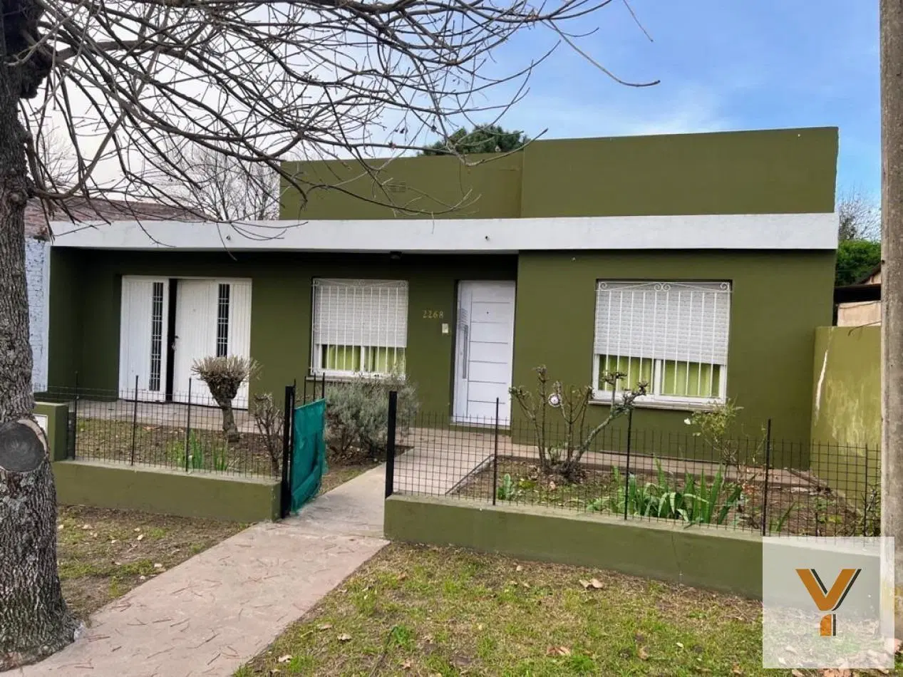 Casa en venta - 3 Dormitorios 2 Baños - Saladillo 1