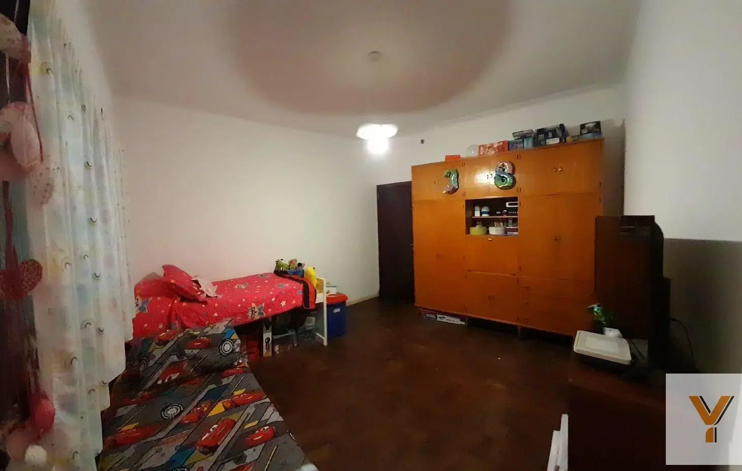 Casa en venta - 2 Dormitorios 1 Baño - 216Mts2 - Los Hornos 4