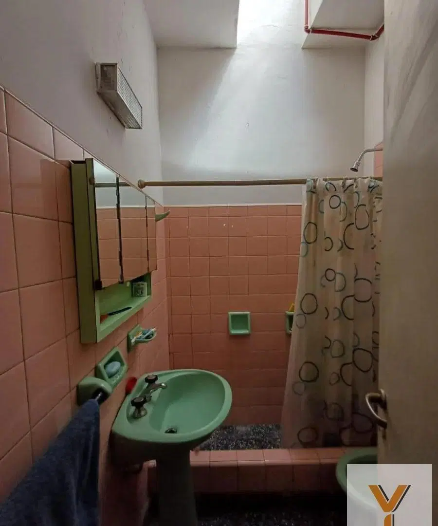Casa en venta - 3 Dormitorios 1 Baño - Quilmes 1