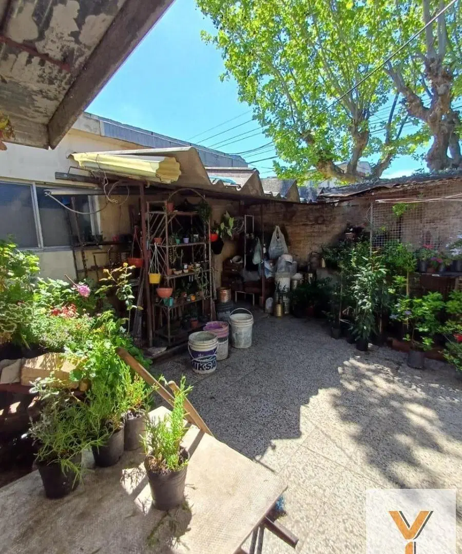 Casa en venta - 3 Dormitorios 1 Baño - Quilmes 4