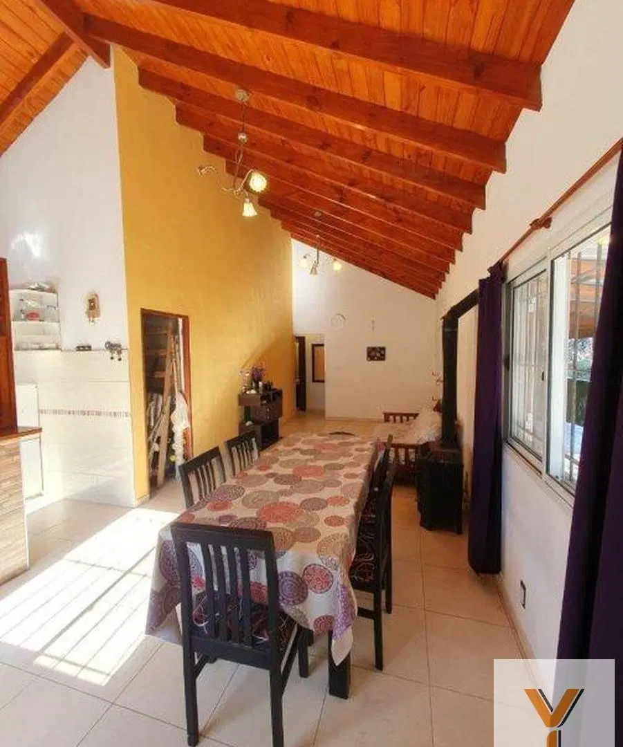Casa en venta - 5 Dormitorios 2 Baños - Cocheras - 250Mts2 - Nueva Atlantis 4