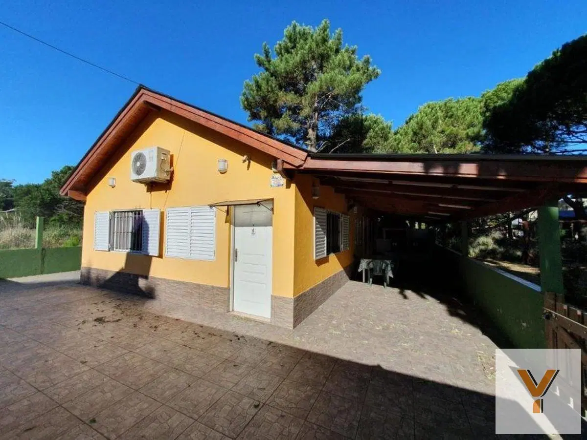 Casa en venta - 5 Dormitorios 2 Baños - Cocheras - 250Mts2 - Nueva Atlantis 3