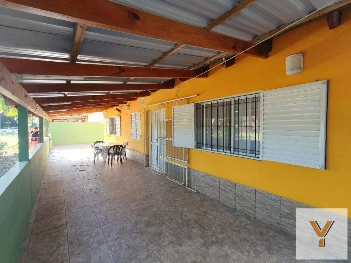 Casa en venta - 5 Dormitorios 2 Baños - Cocheras - 250Mts2 - Nueva Atlantis 5