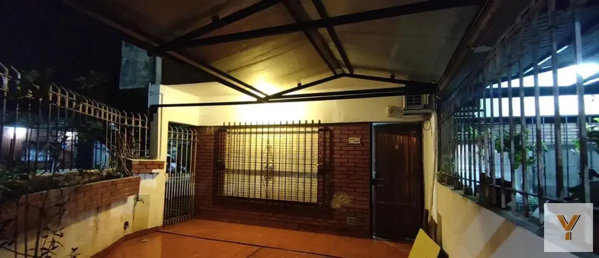 Casa en venta - 1 dormitorio 1 baño - 77,5mts2 - Bernal Oeste 1