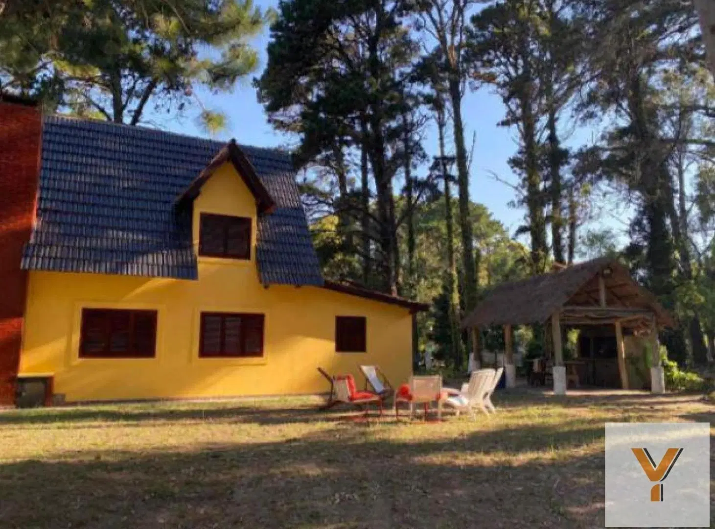 Casa en venta - 5 Dormitorios 2 Baños - 270Mts2 - La Lucila Del Mar 1