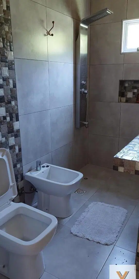 Casa en venta - 3 Dormitorios 2 Baños - Costa del Este 3