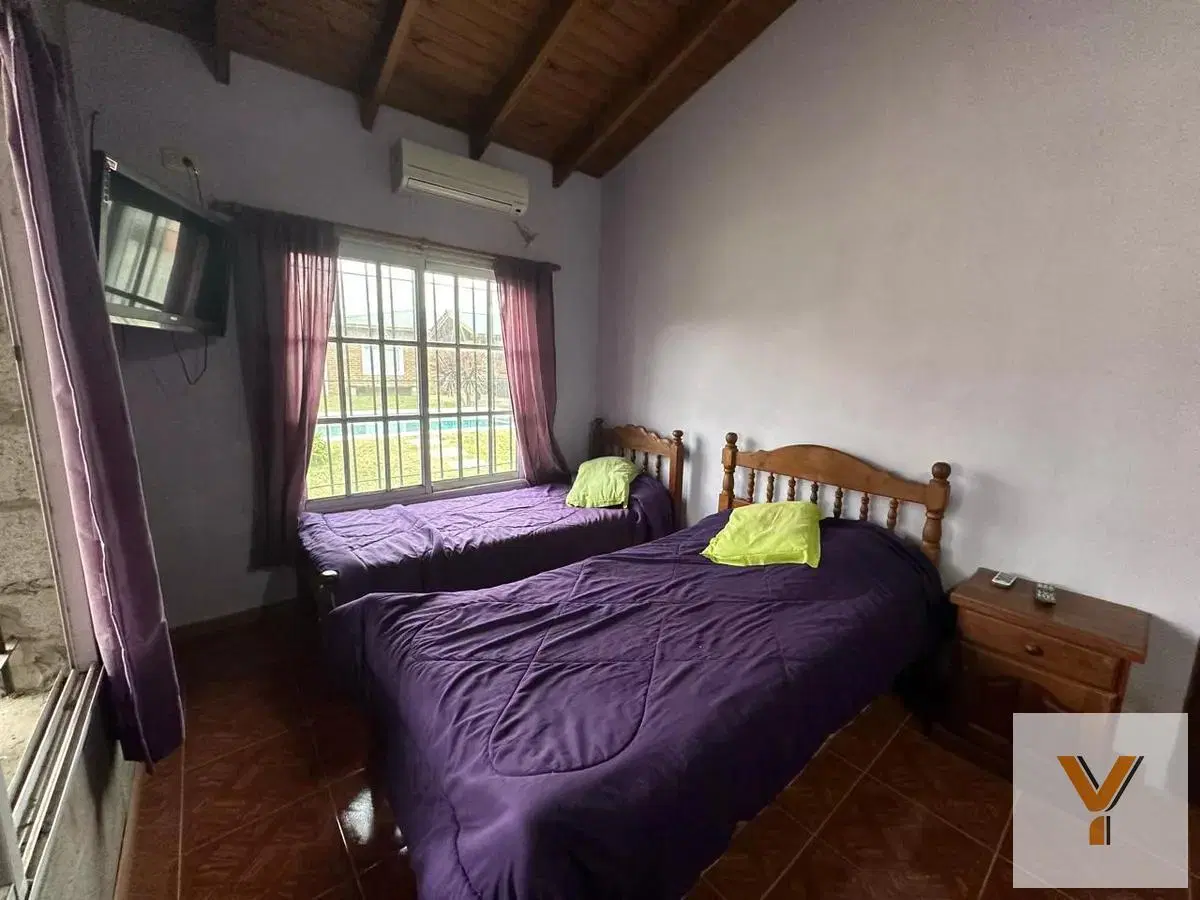 Casa en venta - 2 Dormitorios 1 Baño - Cochera - 348Mts2 - San Miguel del Monte 8