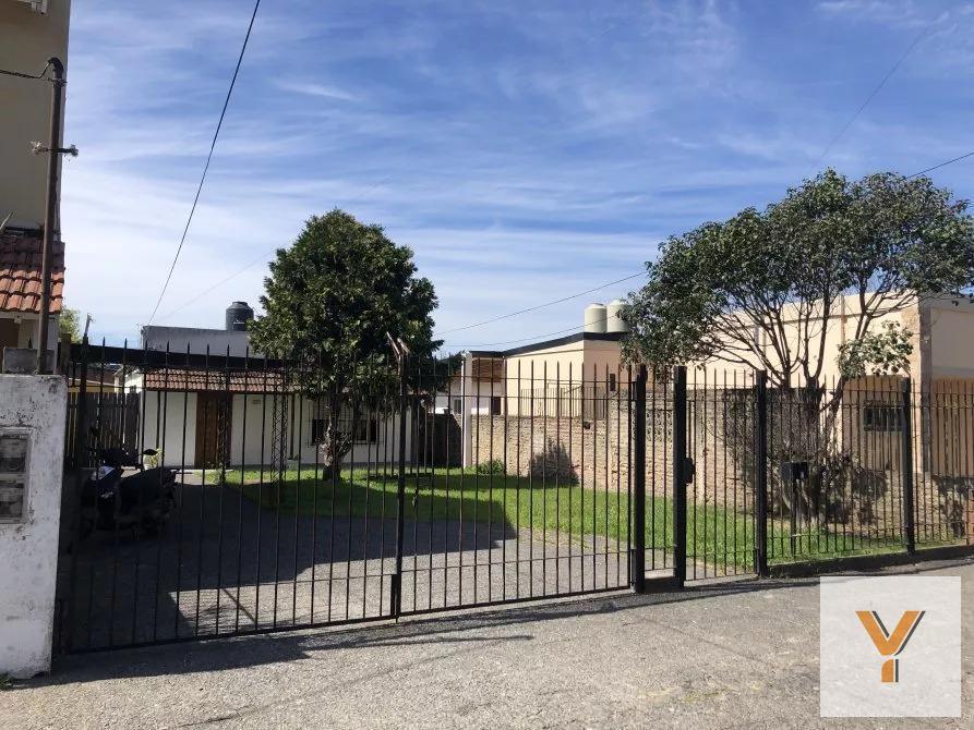 Casa en venta - 4 Dormitorios 3 Baños - Cochera - 550Mts2 - Monte Grande