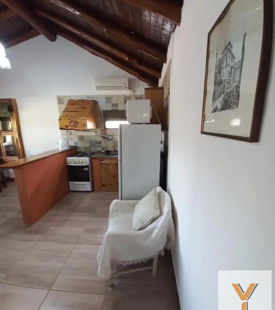 Casa en venta - 4 Dormitorios 2 Baños - Cocheras - 2.000Mts2 - San Rafael 4