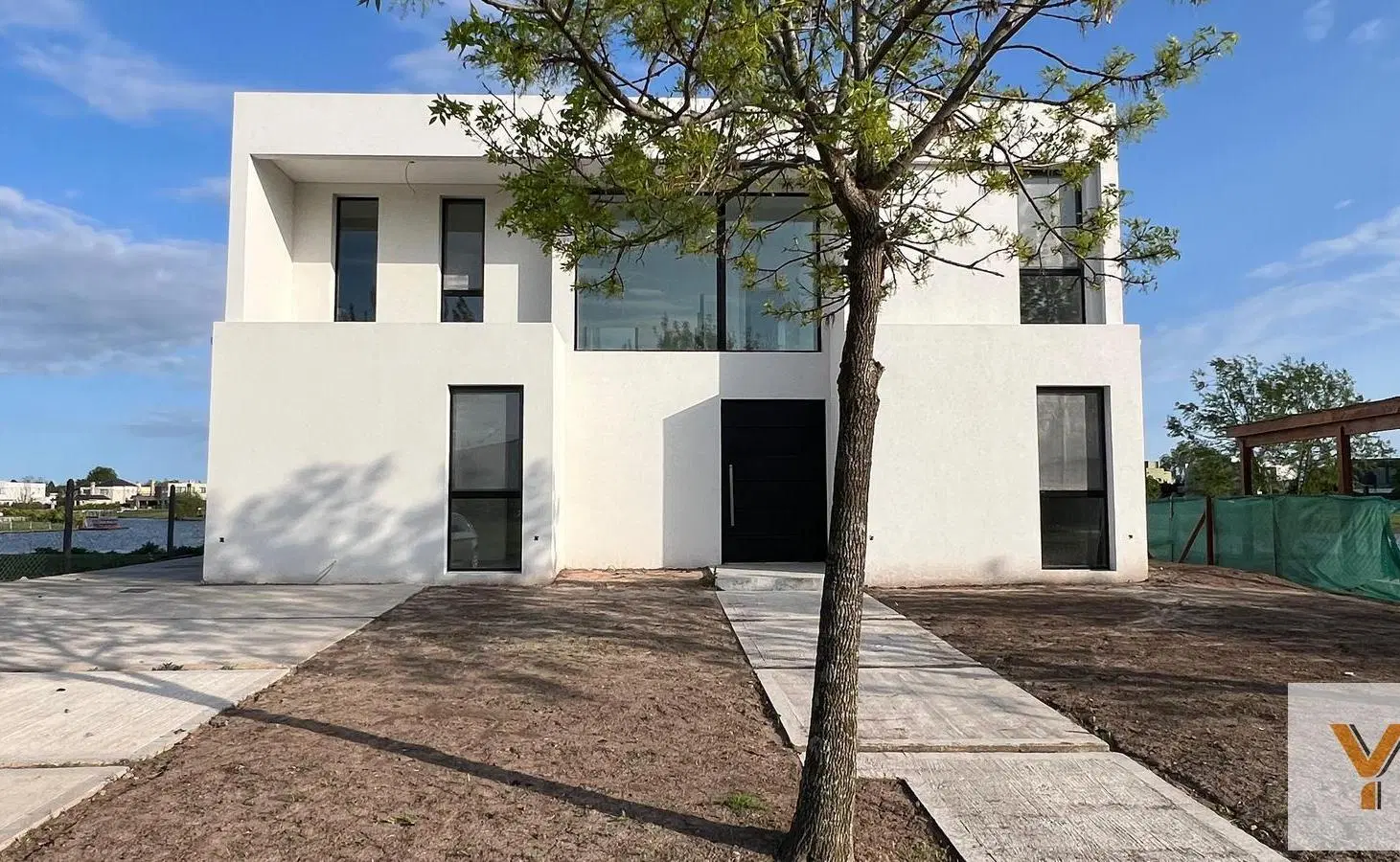 Casa en venta - 3 Dormitorios 4 Baños - Cochera - 824Mts2 - Escobar 3