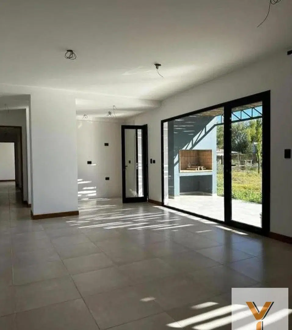 Casa en venta - 2 Dormitorios 1 Baño - Mendoza 1