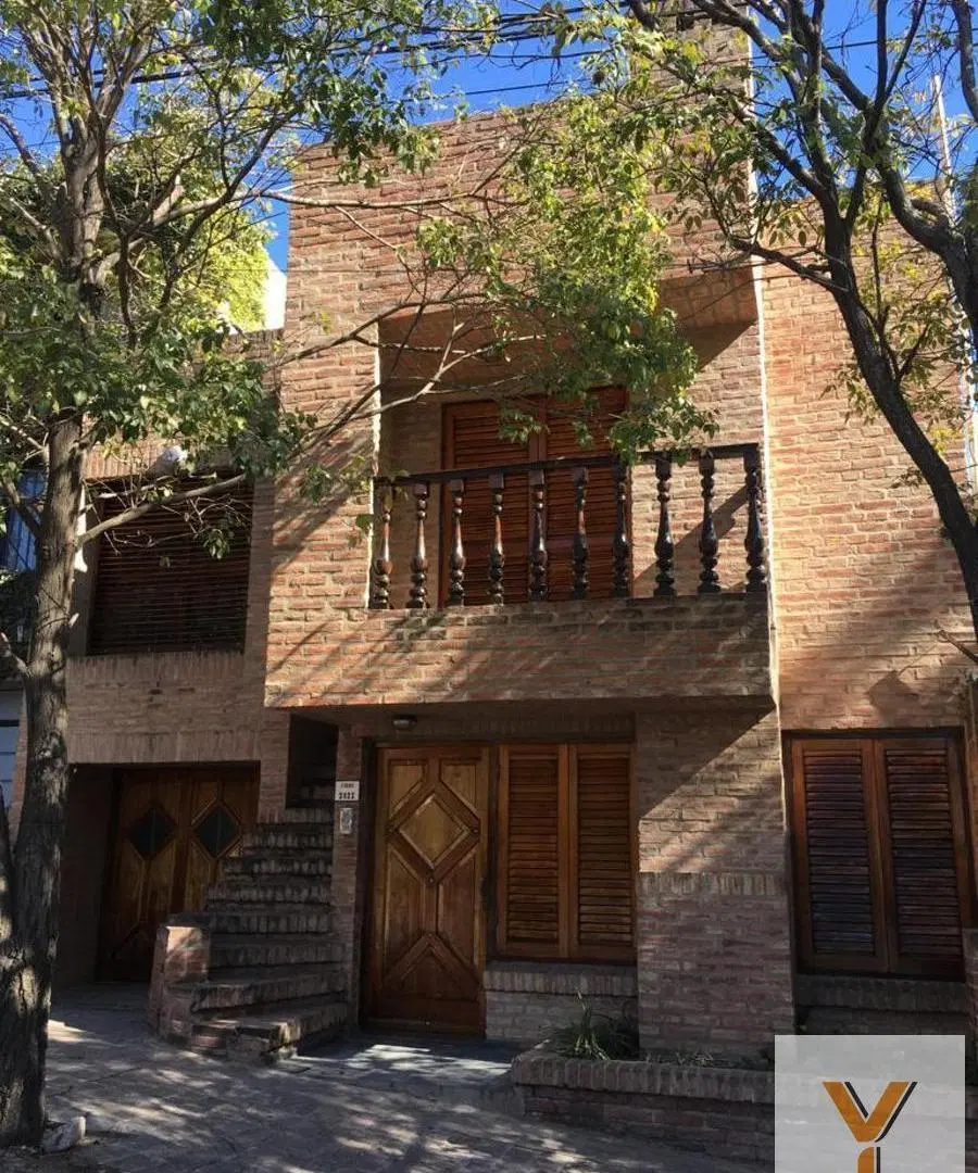 Casa en venta - 4 Dormitorios 3 Baños - Córdoba 1