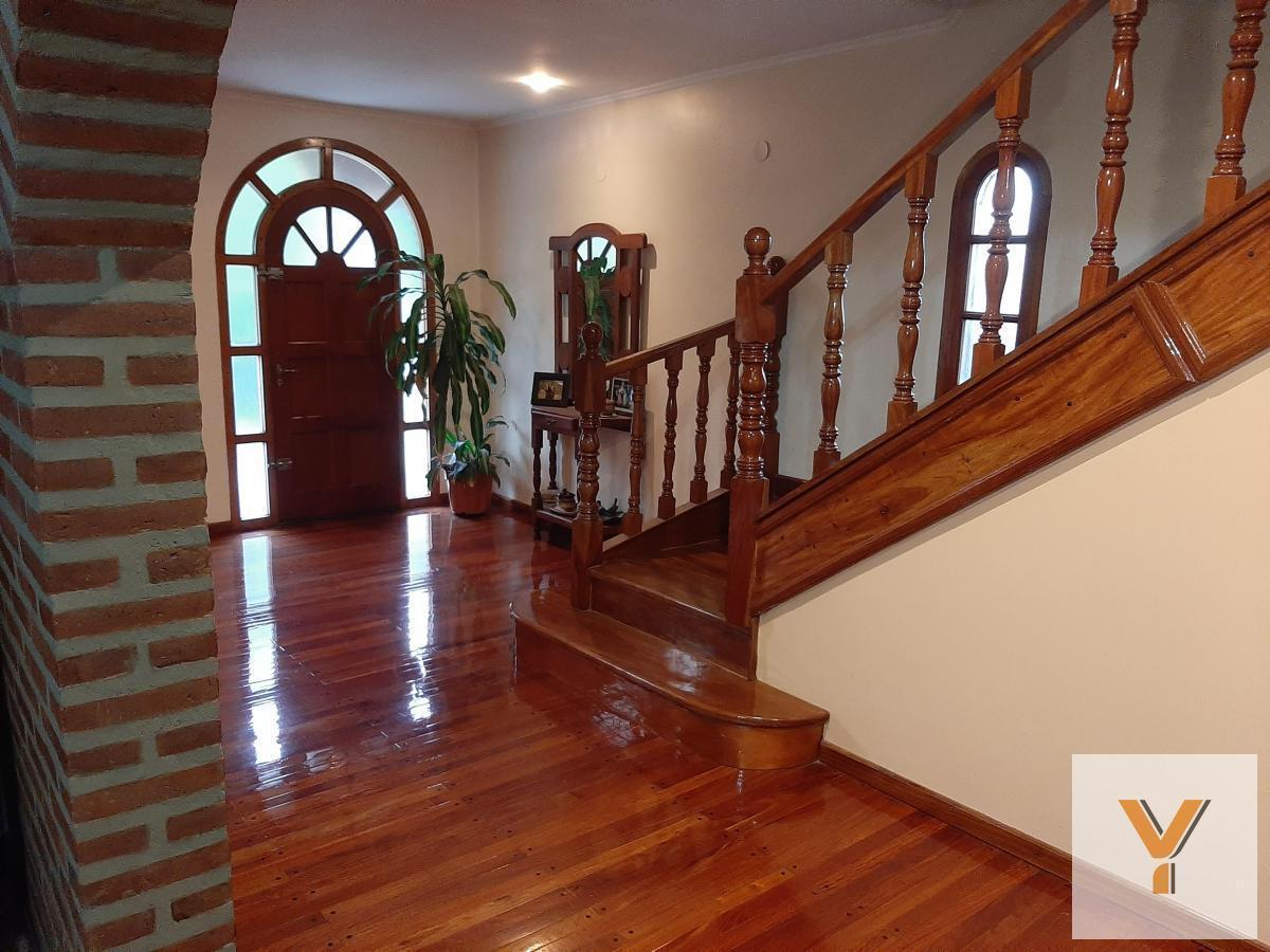 Casa en venta - 5 Dormitorios 4 Baños - 1.400mts2 - Bosques, Florencio Varela