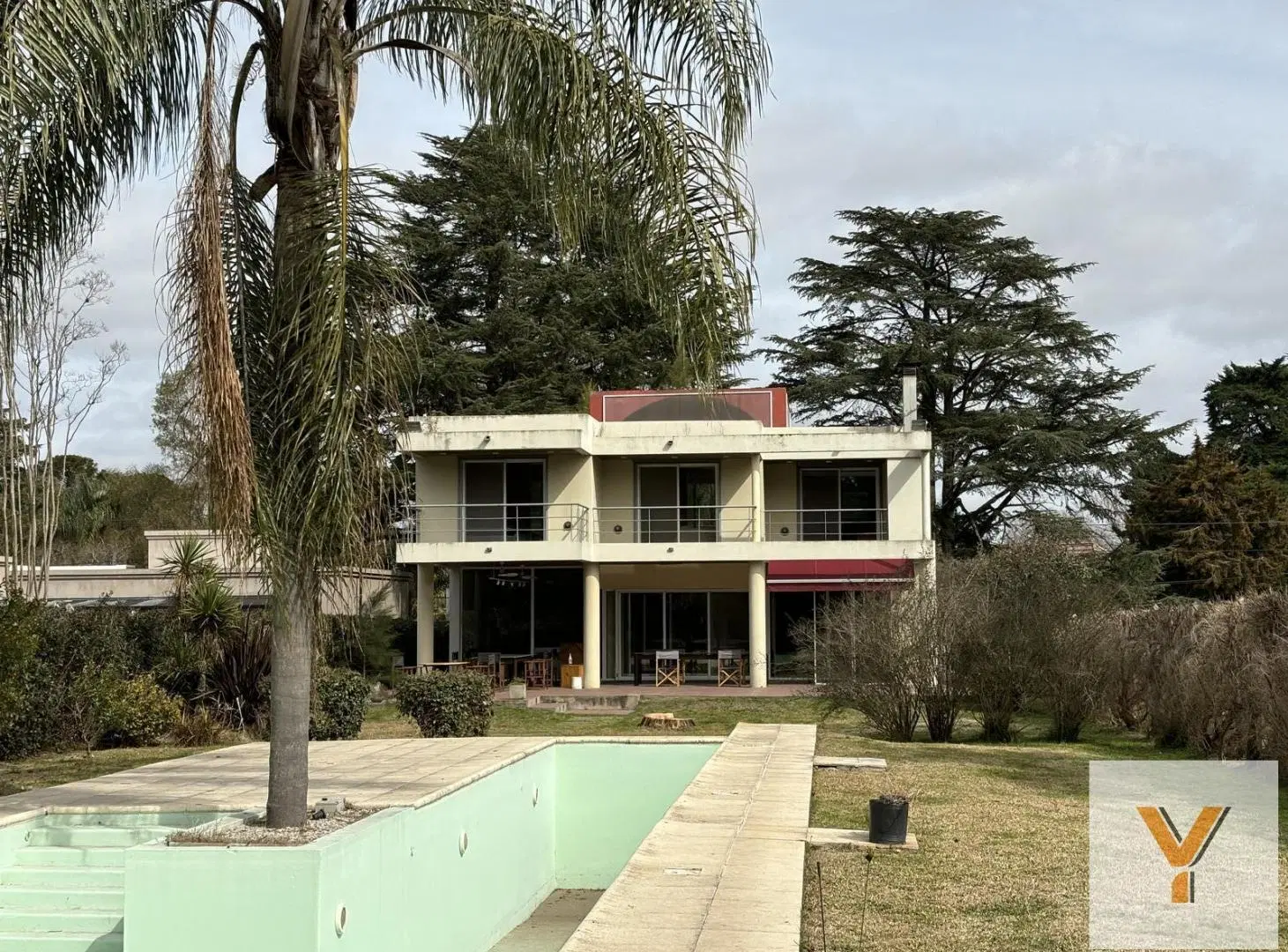 Casa en venta - 4 Dormitorios 3 Baños - Cochera - 1608Mts2 - Villa Elisa 5