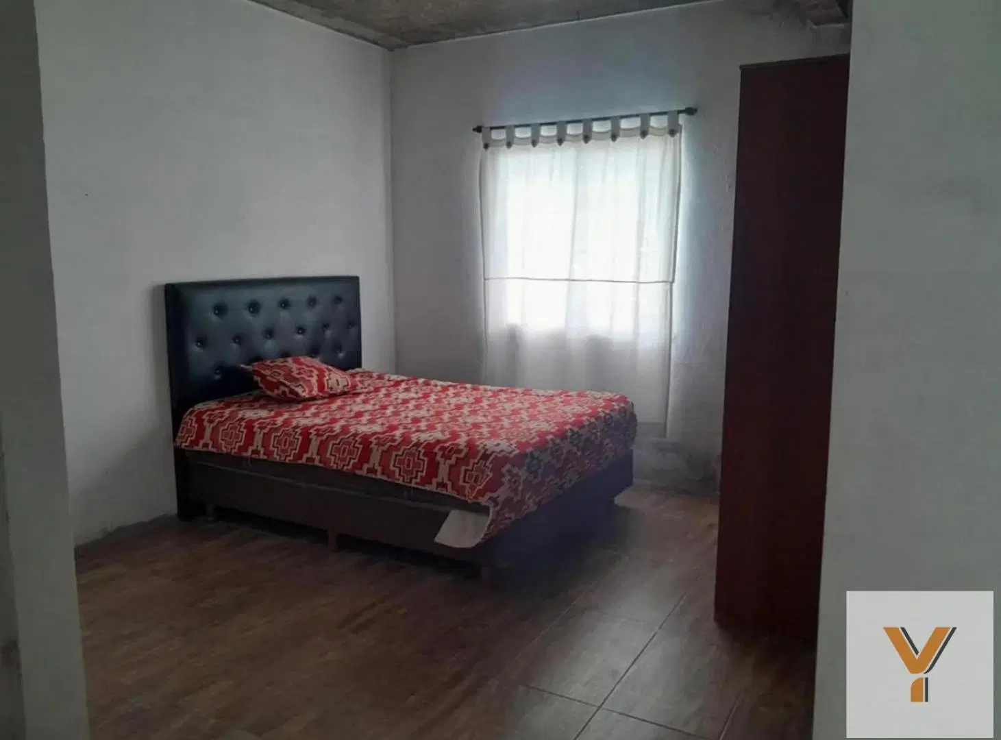 Casa en Venta - 3 Dormitorios 1 Baño - 215mts - Almirante Brown 2