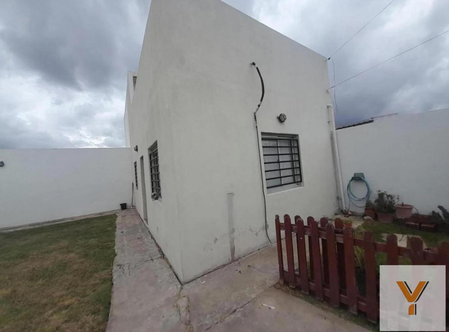 Casa en Venta - 3 Dormitorios 1 Baño - 215mts - Almirante Brown