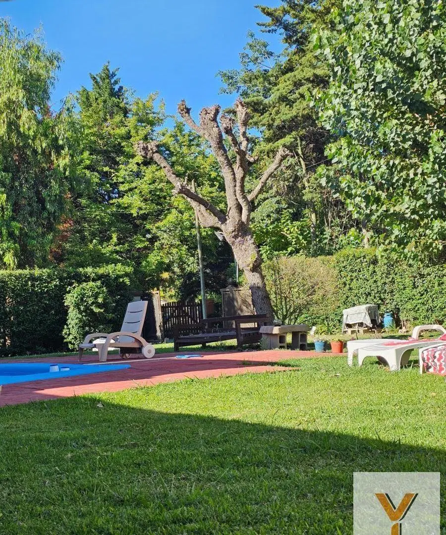 Casa en Venta - 3 Dormitorios 2 Baños - 700mts - Berazategui 5