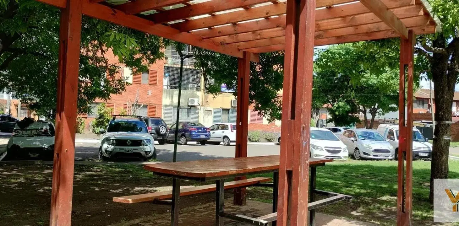 Departamento en venta - 3 Dormitorios 1 Baño - Banfield 2