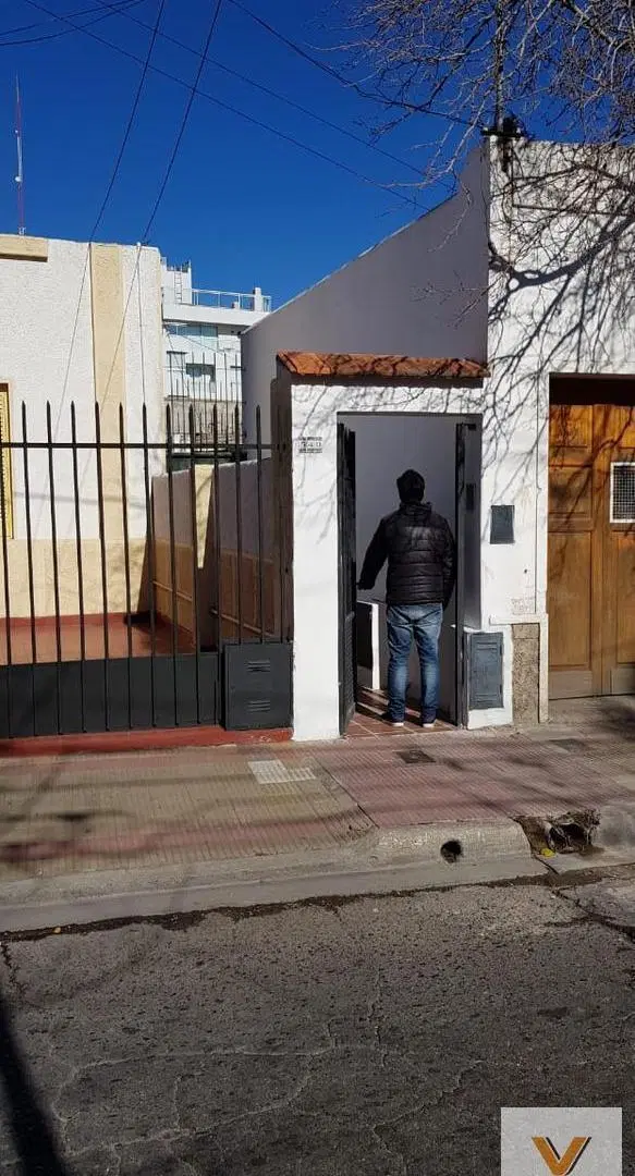 Casa en venta - 3 Dormitorios 2 Baños - 300Mts2 - San Luis 3