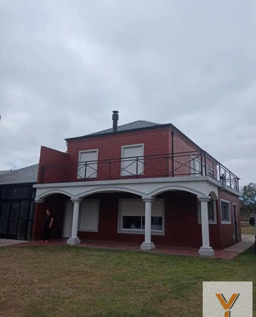 Casa en venta - 4 Dormitorios 3 Baños - Bahía Blanca 3