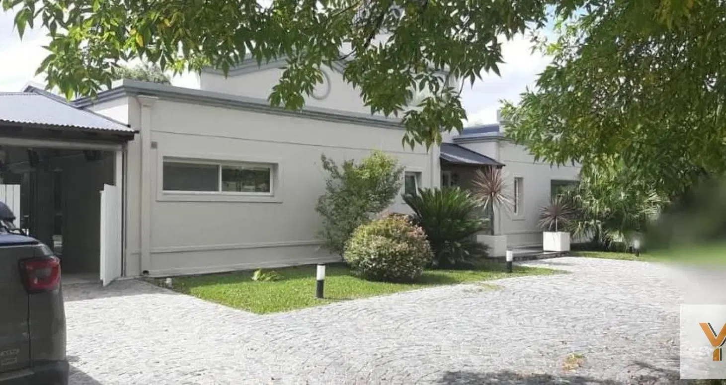 Casa en venta - 4 dormitorios 3 baños - cocheras - 1600mts2 - Haras Del Sur I, La Plata 5