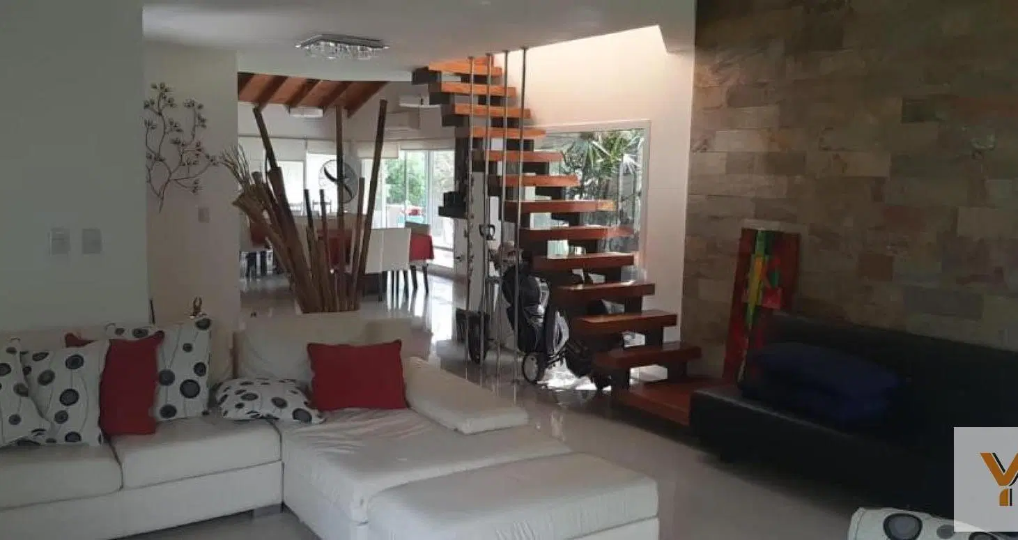 Casa en venta - 4 dormitorios 3 baños - cocheras - 1600mts2 - Haras Del Sur I, La Plata 2