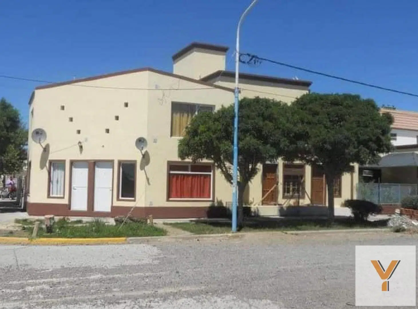 Casa en venta - 2 dormitorios 1 baño - 170mts2 - Rawson 2