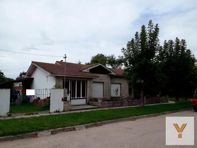 Casa en venta - 3 Dormitorios 2 Baños 4 Cocheras - 600Mts2 - Mechongue 1