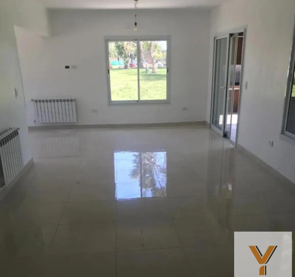Casa en venta - 3 Dormitorios 2 Baños - Moreno 3