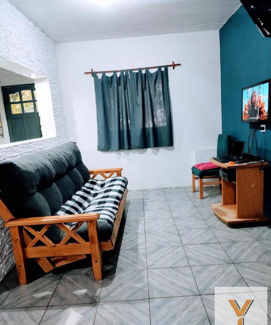 Casa en venta - 2 Dormitorios 1 Baño - Gerli 3