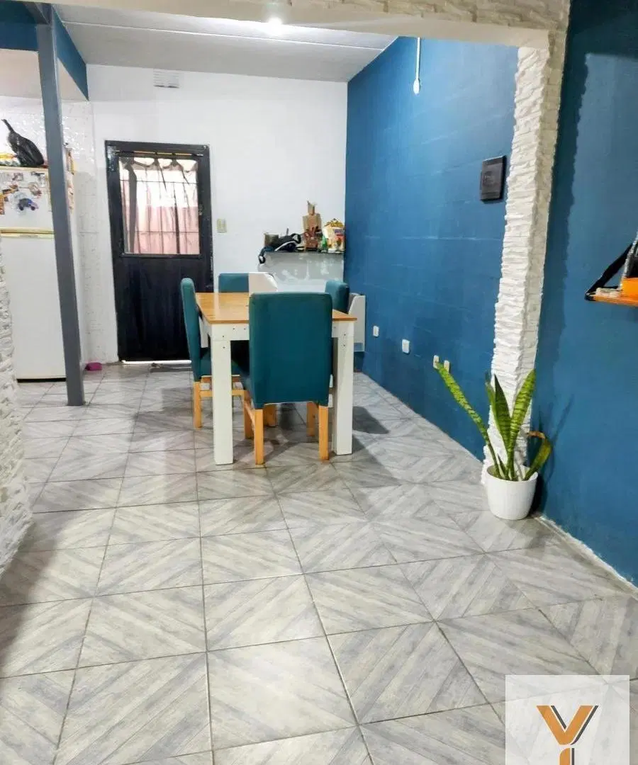 Casa en venta - 2 Dormitorios 1 Baño - Gerli 2