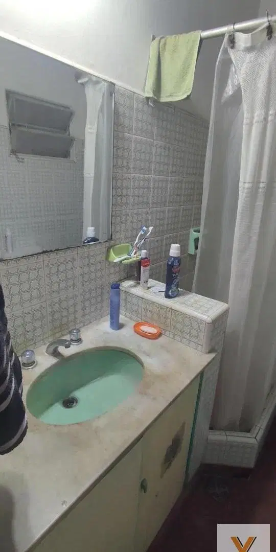 Casa en venta - 4 Dormitorios 2 Baños - Cochera - 300Mts2 - Monte Grande 2