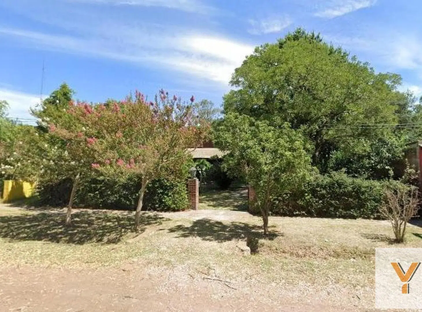 Casa quinta en venta - 3 Dormitorios 3 Baños - Cocheras - 1.300Mts2 - Lobos 5