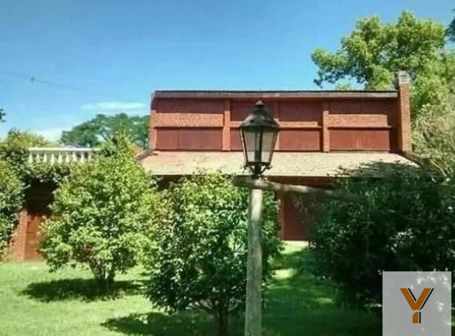 Casa quinta en venta - 3 Dormitorios 3 Baños - Cocheras - 1.300Mts2 - Lobos 2