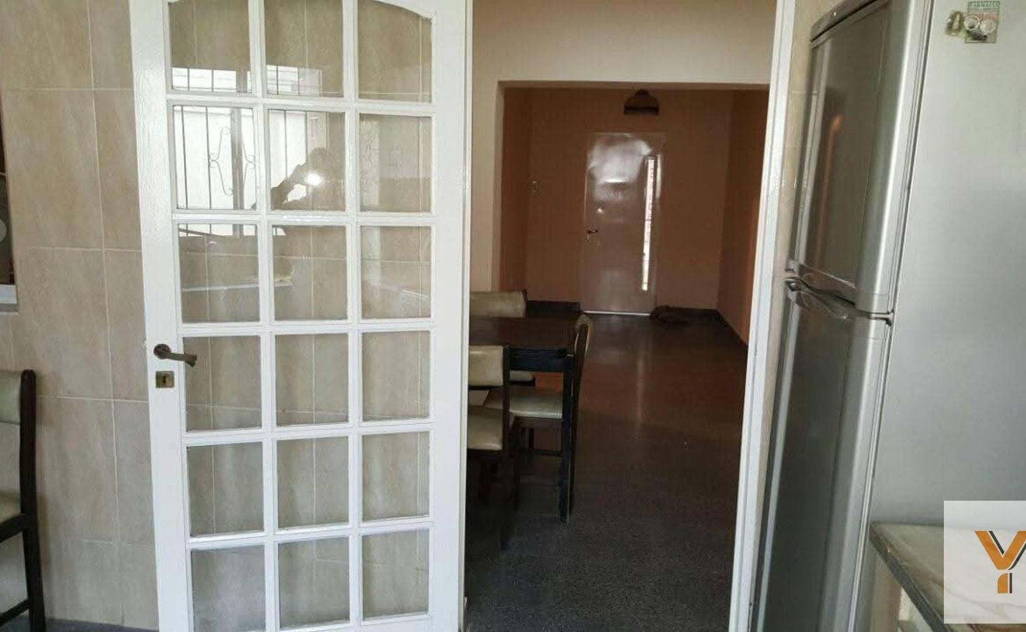 Foto de Casa Multifamiliar en venta - 6 Ambientes - Ramos Mejía, imagen 4