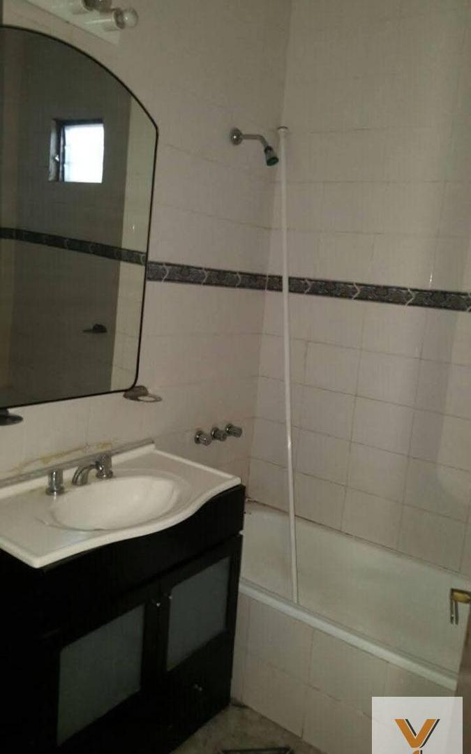 Foto de Casa Multifamiliar en venta - 6 Ambientes - Ramos Mejía, imagen 5