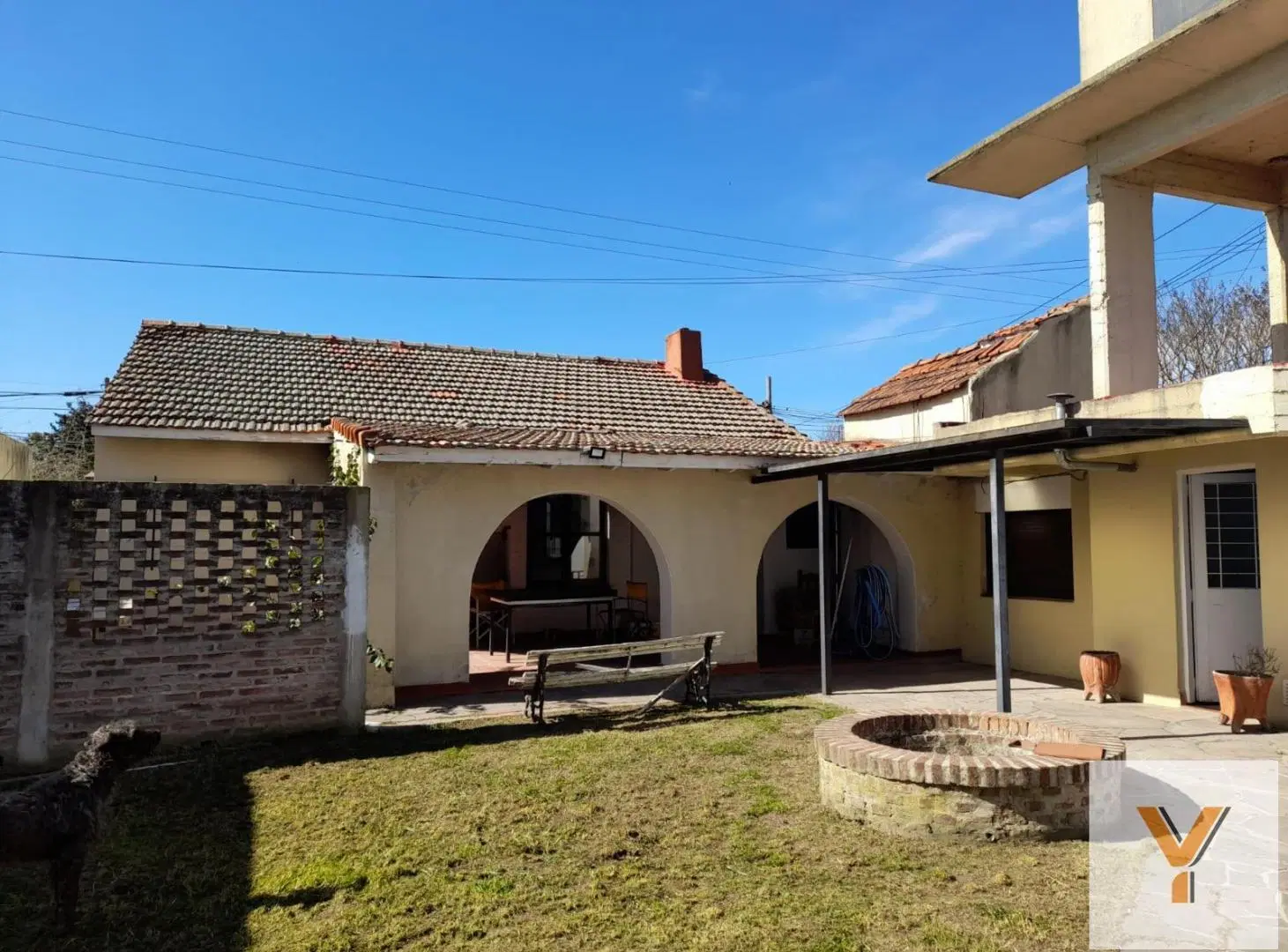 Casa en venta - 3 dormitorios 2 baños - 220mts2 - Manuel B Gonnet 4