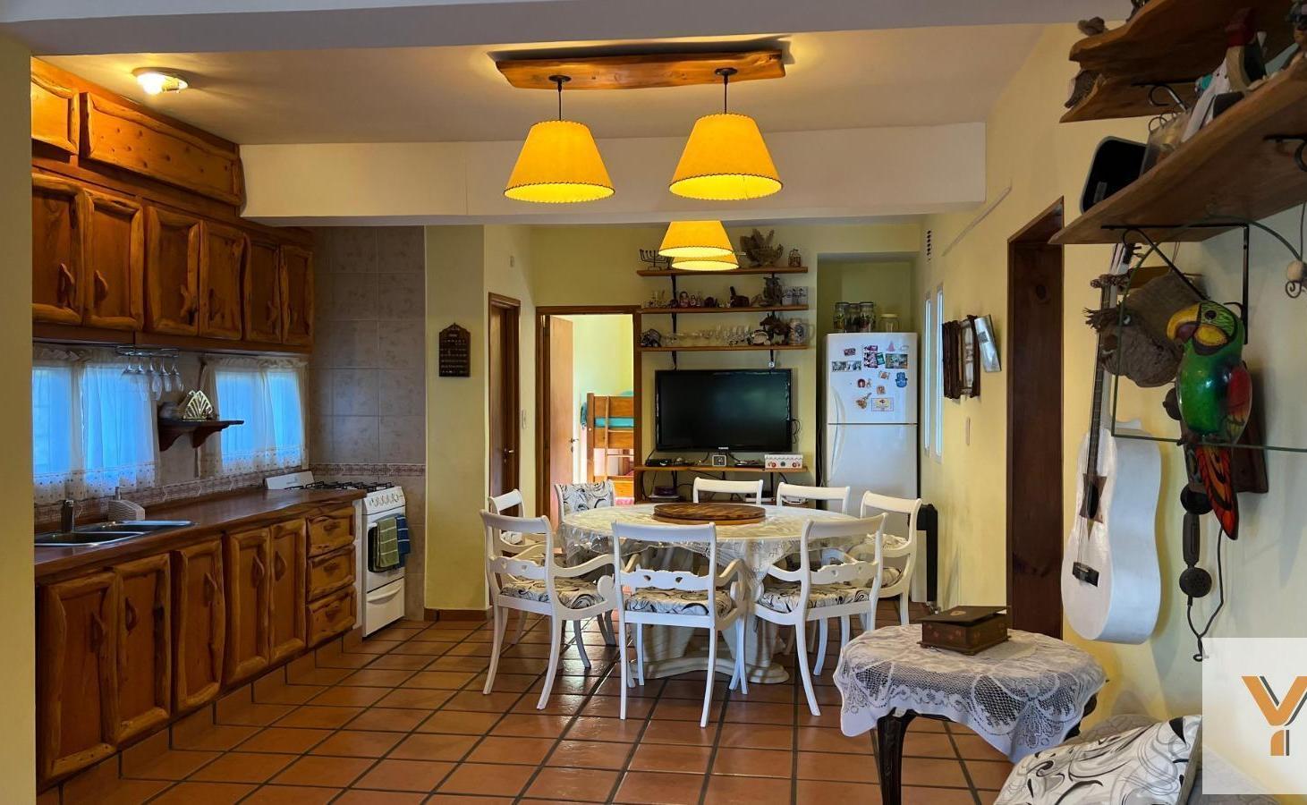 Foto de Casa en venta - 2 Dormitorios 2 Baños - Cochera - 751Mts2 - Villa Gesell, imagen 5