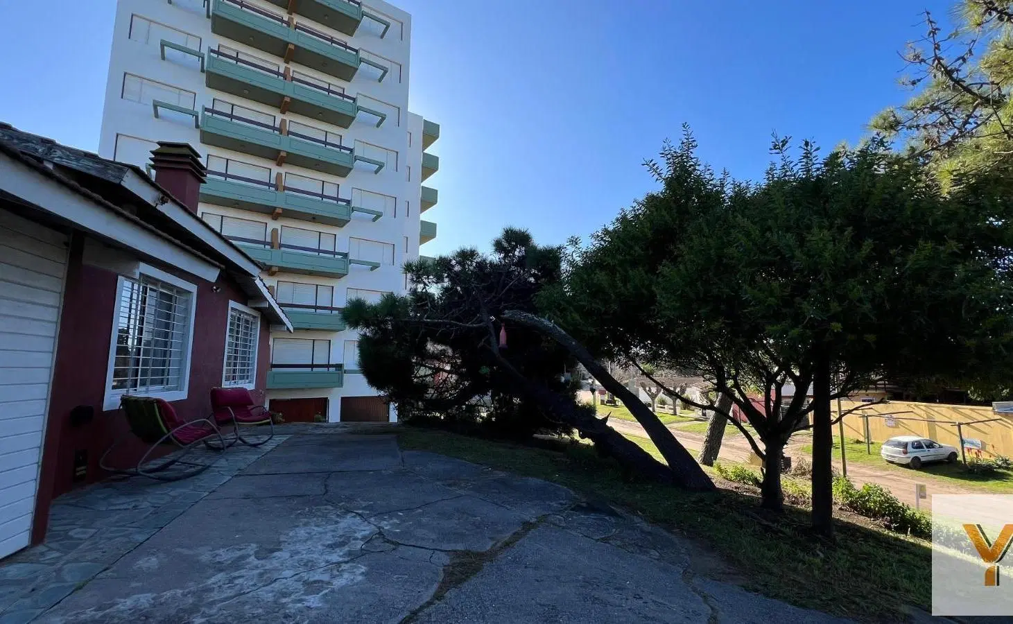 Casa en venta - 2 Dormitorios 2 Baños - Cochera - 751Mts2 - Villa Gesell 3