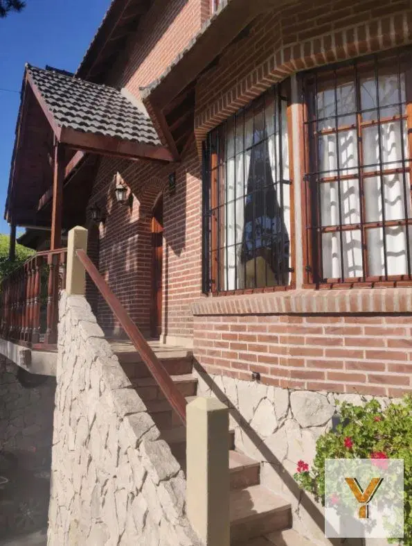 Casa en venta - 3 dormitorios 4 baños 2 cocheras - 332mts2 - Villa Gesell 4