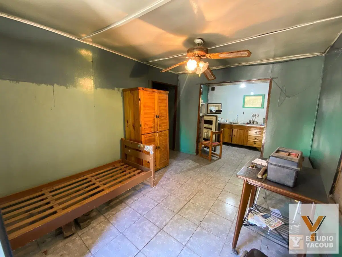 Casa en venta - 2 Dormitorios 1 Baño 1 Cochera - 125Mts2 - Villa Elvira 4