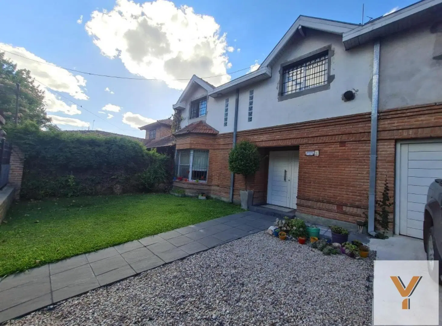 Casa en venta - 3 Dormitorios 4 Baños - Monte Grande 1