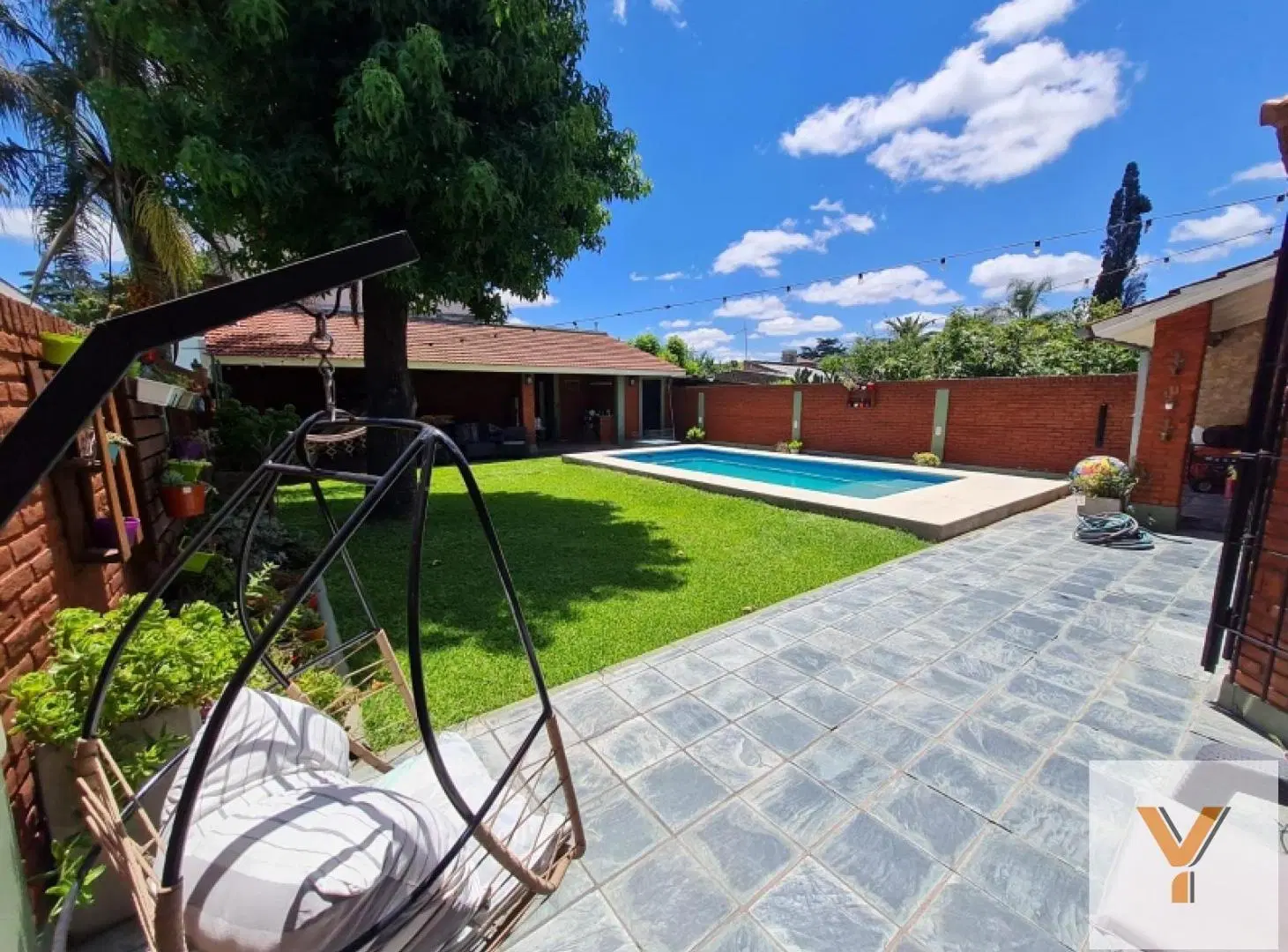 Casa en venta - 3 Dormitorios 4 Baños - Monte Grande 8